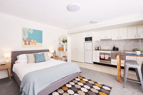 Stylish Manly Studio With BBQ Terrace And Parking - Accommodation Tasmania 1