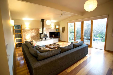 SUNNY DAZE - Accommodation Tasmania 0