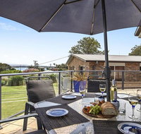 SunRay on Orama - spacious with great views - Accommodation Tasmania