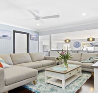 Sunset Beach - situated between two beaches and a lake - Accommodation Tasmania