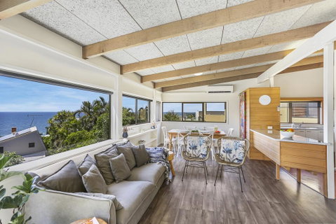 Sunshine Beach Shack - Accommodation Tasmania 1