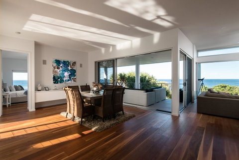 Sunshine Coast White House - Accommodation Tasmania 3
