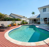 Super Sized Family Retreat With a Pool - Accommodation Tasmania