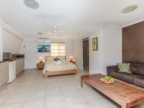 Surf Club House, Pet Friendly, Sunshine Coast, Holiday House, Marcoola - Accommodation Tasmania 1