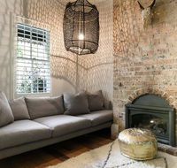 Surfside Luxury in the heart of Manly - Accommodation Tasmania