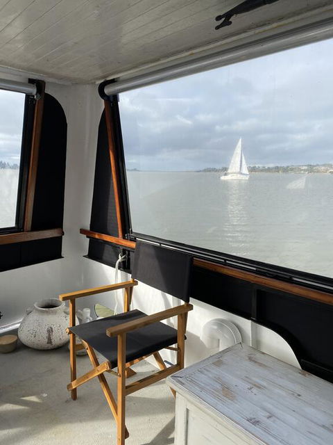 Swamp Fox Luxury 2BR Dutch Barge - Accommodation Tasmania 3