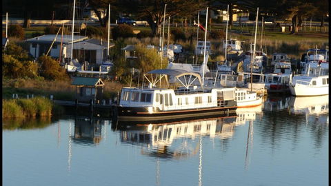 Swamp Fox Luxury 2BR Dutch Barge - Accommodation Tasmania 0