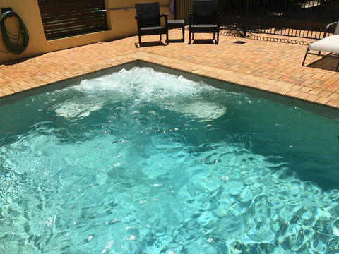 Taihoa Holiday Units Adults Only - Accommodation Tasmania 3