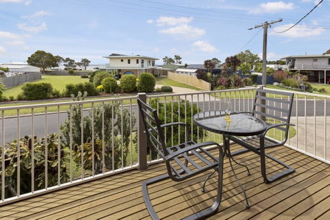 Tanjil - A Stroll From The Water In Paynesville - Accommodation Tasmania 1