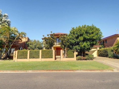 Tarcoola 41 - 5 BDRM Canal Home With Pool - Accommodation Tasmania 1