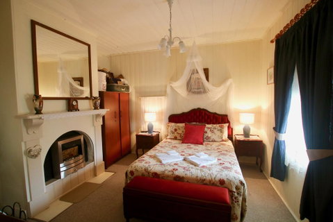 Tenterfield Historic C1895 Cottage - Accommodation Tasmania 2