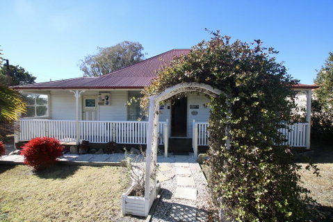 Tenterfield Historic C1895 Cottage - Accommodation Tasmania 1