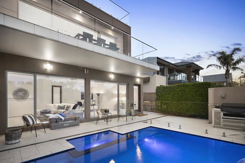 The Aston - Accommodation Tasmania 0