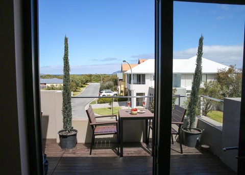 The Beach House At Bayside - Accommodation Tasmania 1