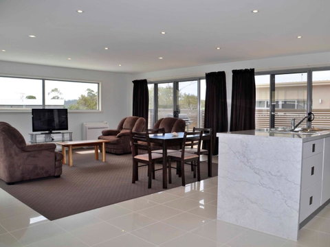 170 Hazards View - Unit 1 - Accommodation Tasmania 2