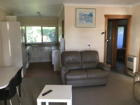 Willaway Motel Apartments - Accommodation Tasmania 1