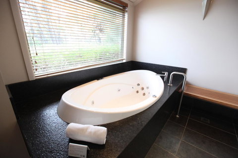 Freycinet Lodge - Accommodation Tasmania 39
