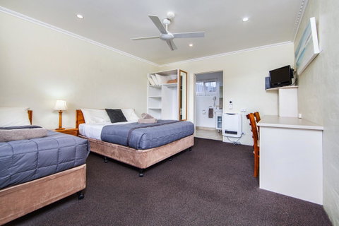 Wintersun Gardens Motel - Accommodation Tasmania 39