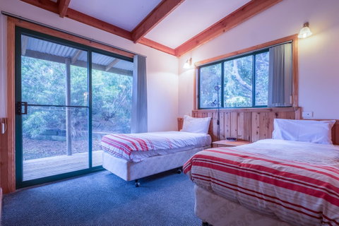 Freycinet Timber Cottage 2 - Accommodation Tasmania 3