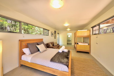 Freycinet Eco Luxe ~ Forest ~ Ocean ~ Mountain - Accommodation Tasmania 5