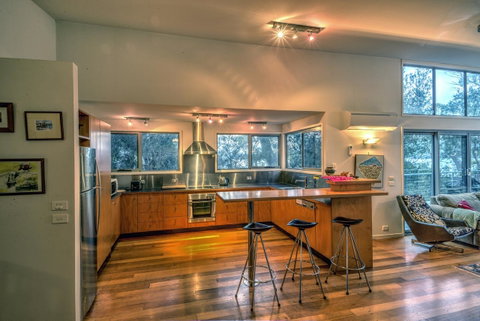 Freycinet Eco Luxe ~ Forest ~ Ocean ~ Mountain - Accommodation Tasmania 7