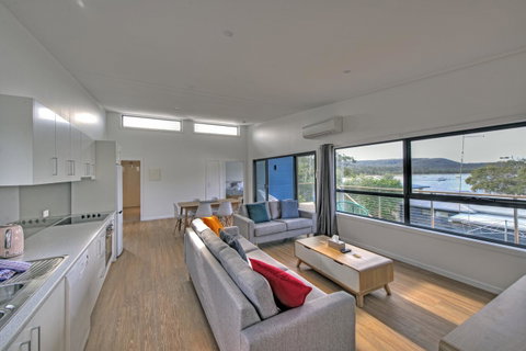 Dock Of The Bay - Accommodation Tasmania 7