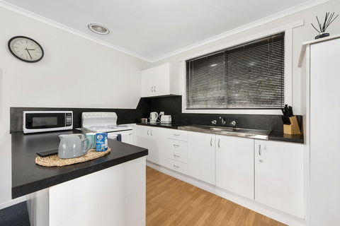 Elkie Villa - 2 Bedroom Unit - Burnie - Accommodation Tasmania 3