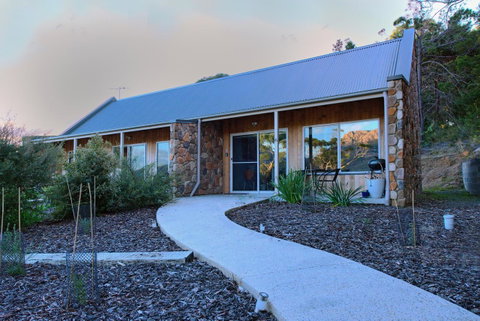 Freycinet Stone Studio 6 - Mica - Accommodation Tasmania 7