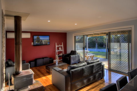 Muirs Beach Retreat - Accommodation Tasmania 1