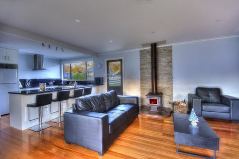 Muirs Beach Retreat - Accommodation Tasmania 0