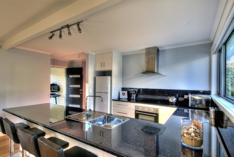 Muirs Beach Retreat - Accommodation Tasmania 4