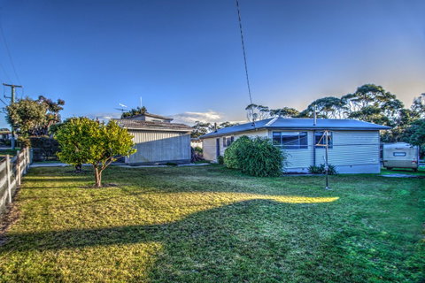 Muirs Beach Retreat - Accommodation Tasmania 16