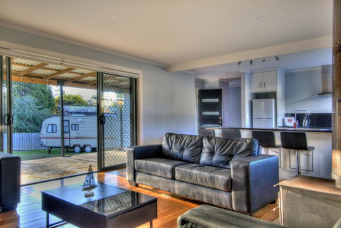 Muirs Beach Retreat - Accommodation Tasmania 8