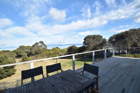 Waders - Accommodation Tasmania 0