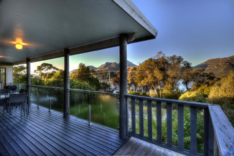Cove Beach Apartment 2 - Accommodation Tasmania 1