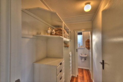 Cove Beach Apartment 2 - Accommodation Tasmania 11