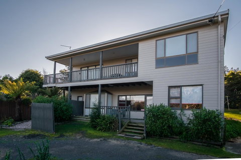 Cove Beach Apartment 2 - Accommodation Tasmania 15