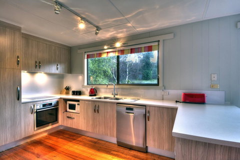 Cove Beach Apartment 2 - Accommodation Tasmania 3