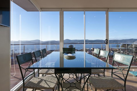 567 Sandy Bay - Accommodation Tasmania 4