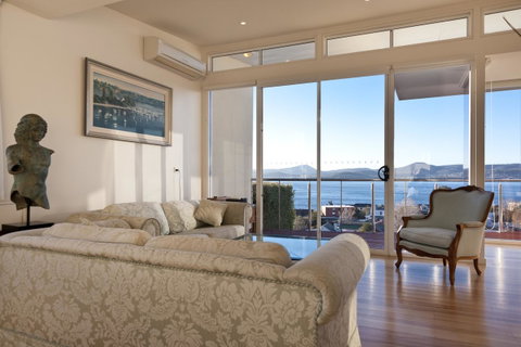 567 Sandy Bay - Accommodation Tasmania 0