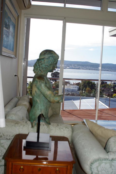 567 Sandy Bay - Accommodation Tasmania 1