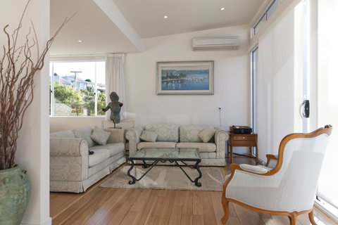 567 Sandy Bay - Accommodation Tasmania 2