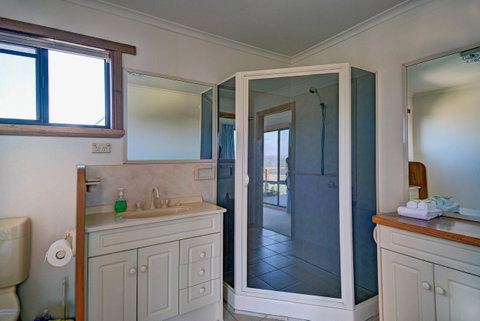 Zenith - Accommodation Tasmania 17
