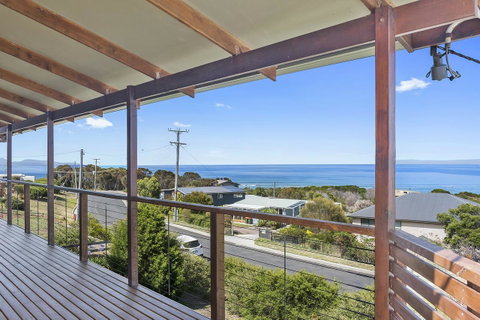 Zenith - Accommodation Tasmania 24