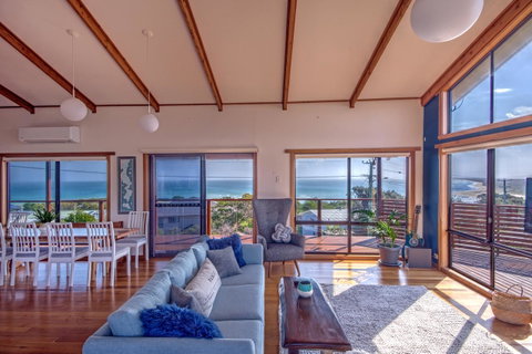 Zenith - Accommodation Tasmania 0