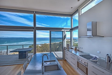Halcyon ~ Immerse Yourself In The Sky And Sea - Accommodation Tasmania 5