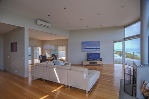 Halcyon ~ Immerse Yourself In The Sky And Sea - Accommodation Tasmania 20