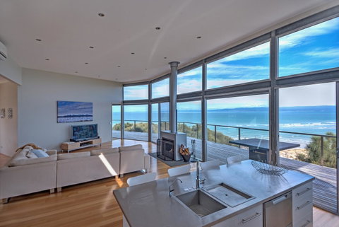 Halcyon ~ Immerse Yourself In The Sky And Sea - Accommodation Tasmania 3