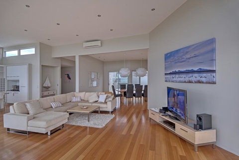 Halcyon ~ Immerse Yourself In The Sky And Sea - Accommodation Tasmania 10