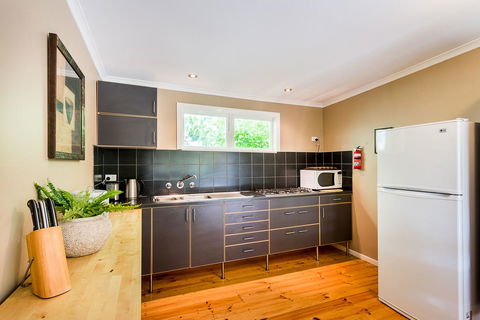 Avalon House - Accommodation Tasmania 28